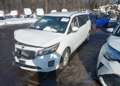 2016 Kia Sedona Lx z USA, uszkodzony, nr VIN KNDMB5C10G6121549